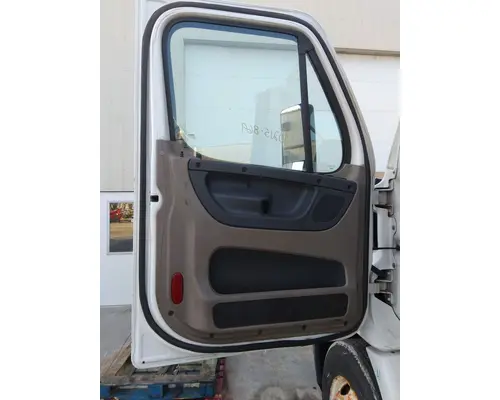 FREIGHTLINER CASCADIA 113 DOOR ASSEMBLY, FRONT