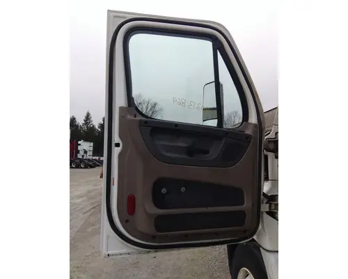 FREIGHTLINER CASCADIA 113 DOOR ASSEMBLY, FRONT