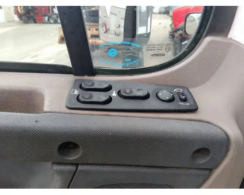 FREIGHTLINER CASCADIA 113 DOOR ASSEMBLY, FRONT