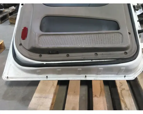 FREIGHTLINER CASCADIA 113 DOOR ASSEMBLY, FRONT