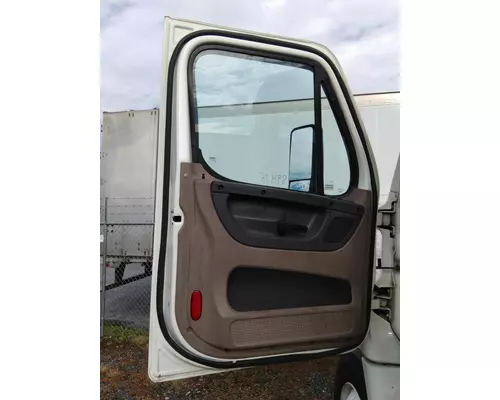 FREIGHTLINER CASCADIA 113 DOOR ASSEMBLY, FRONT