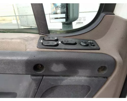 FREIGHTLINER CASCADIA 113 DOOR ASSEMBLY, FRONT