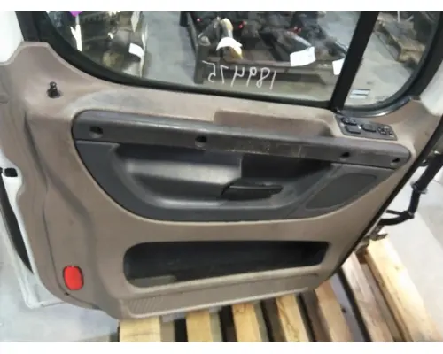 FREIGHTLINER CASCADIA 113 DOOR ASSEMBLY, FRONT
