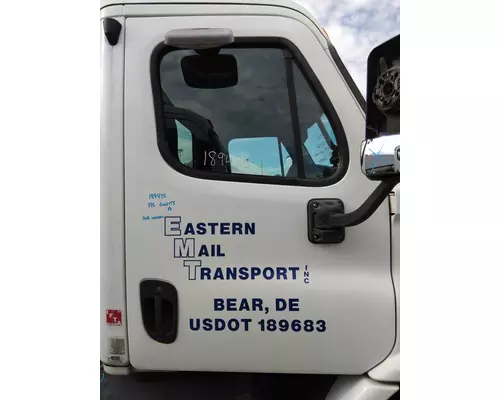 FREIGHTLINER CASCADIA 113 DOOR ASSEMBLY, FRONT