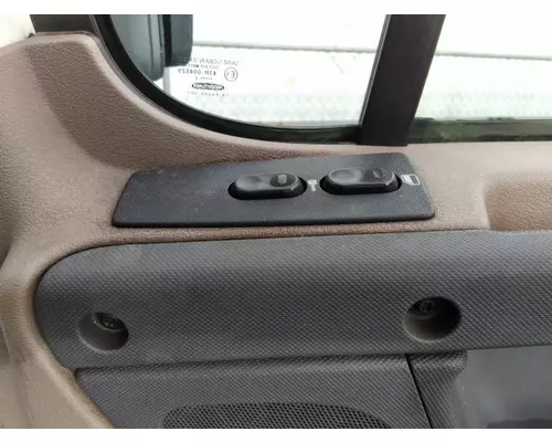 FREIGHTLINER CASCADIA 113 DOOR ASSEMBLY, FRONT