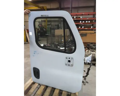 FREIGHTLINER CASCADIA 113 DOOR ASSEMBLY, FRONT