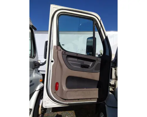 FREIGHTLINER CASCADIA 113 DOOR ASSEMBLY, FRONT