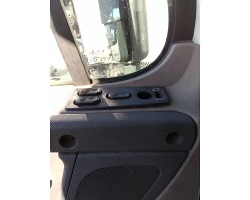 FREIGHTLINER CASCADIA 113 DOOR ASSEMBLY, FRONT