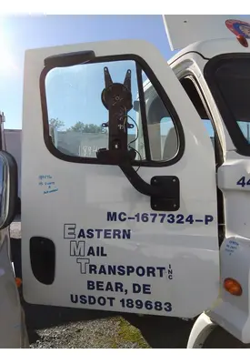 FREIGHTLINER CASCADIA 113 DOOR ASSEMBLY, FRONT