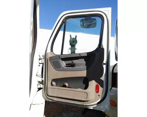 FREIGHTLINER CASCADIA 113 DOOR ASSEMBLY, FRONT