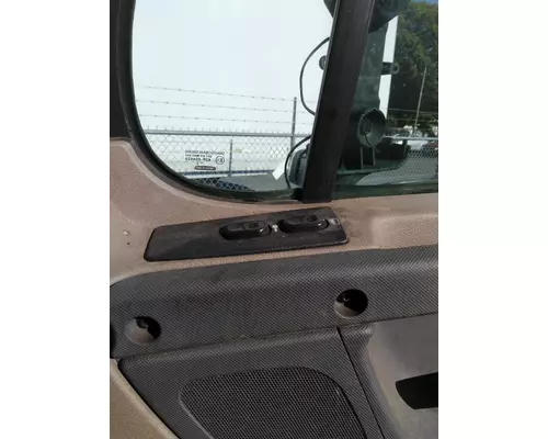 FREIGHTLINER CASCADIA 113 DOOR ASSEMBLY, FRONT