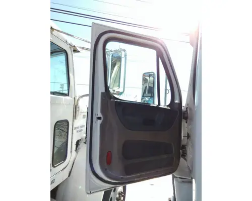 FREIGHTLINER CASCADIA 113 DOOR ASSEMBLY, FRONT