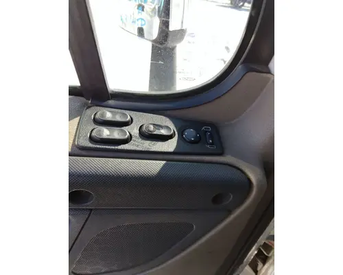 FREIGHTLINER CASCADIA 113 DOOR ASSEMBLY, FRONT