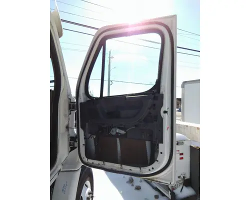 FREIGHTLINER CASCADIA 113 DOOR ASSEMBLY, FRONT