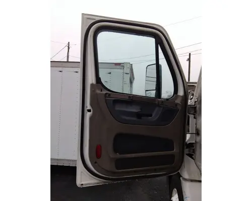 FREIGHTLINER CASCADIA 113 DOOR ASSEMBLY, FRONT