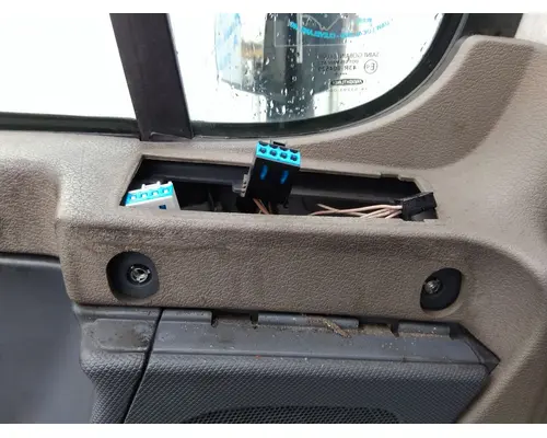 FREIGHTLINER CASCADIA 113 DOOR ASSEMBLY, FRONT