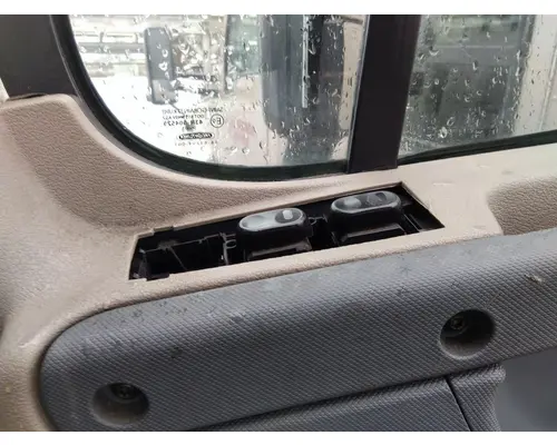 FREIGHTLINER CASCADIA 113 DOOR ASSEMBLY, FRONT