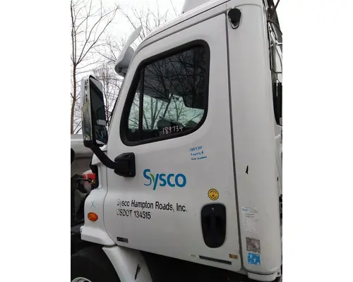 FREIGHTLINER CASCADIA 113 DOOR ASSEMBLY, FRONT