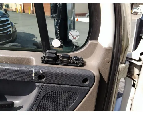 FREIGHTLINER CASCADIA 113 DOOR ASSEMBLY, FRONT