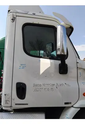 FREIGHTLINER CASCADIA 113 DOOR ASSEMBLY, FRONT
