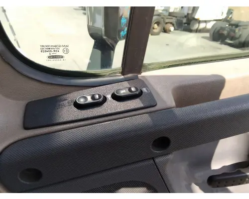 FREIGHTLINER CASCADIA 113 DOOR ASSEMBLY, FRONT