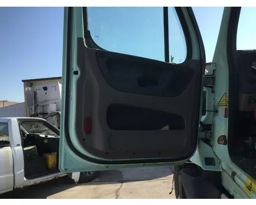 FREIGHTLINER CASCADIA 113 DOOR ASSEMBLY, FRONT