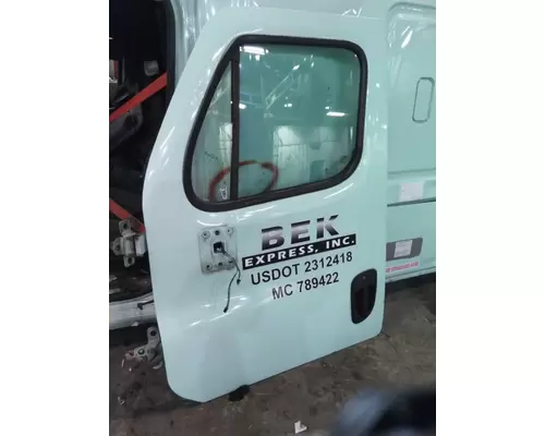 FREIGHTLINER CASCADIA 113 DOOR ASSEMBLY, FRONT