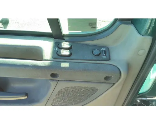 FREIGHTLINER CASCADIA 113 DOOR ASSEMBLY, FRONT