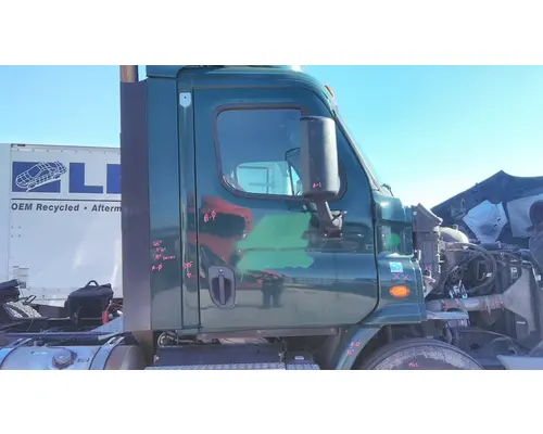 FREIGHTLINER CASCADIA 113 DOOR ASSEMBLY, FRONT