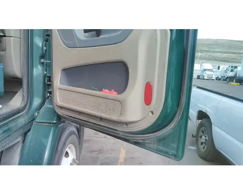 FREIGHTLINER CASCADIA 113 DOOR ASSEMBLY, FRONT
