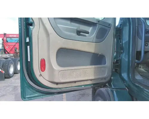 FREIGHTLINER CASCADIA 113 DOOR ASSEMBLY, FRONT