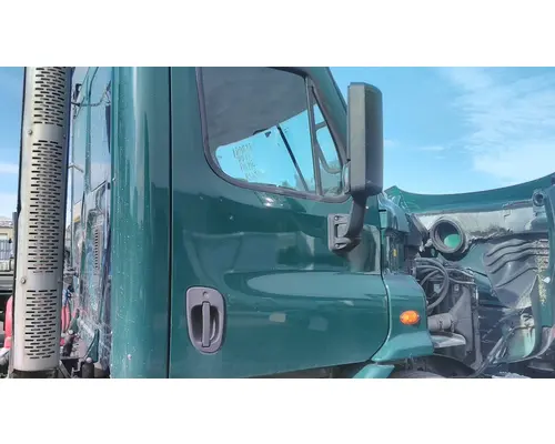 FREIGHTLINER CASCADIA 113 DOOR ASSEMBLY, FRONT