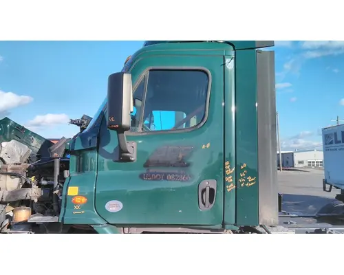 FREIGHTLINER CASCADIA 113 DOOR ASSEMBLY, FRONT