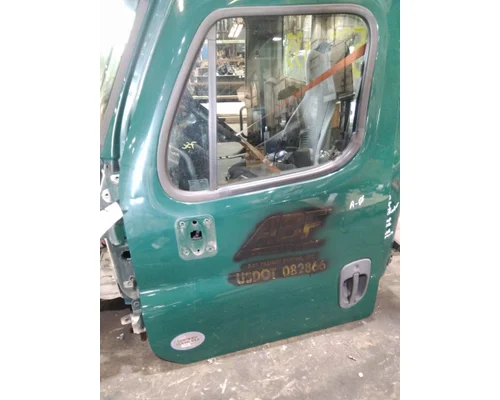 FREIGHTLINER CASCADIA 113 DOOR ASSEMBLY, FRONT