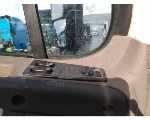 FREIGHTLINER CASCADIA 113 DOOR ASSEMBLY, FRONT