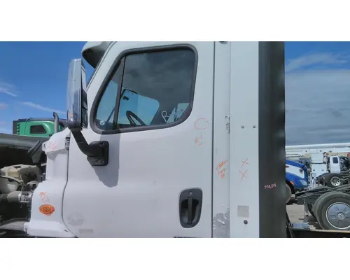 FREIGHTLINER CASCADIA 113 DOOR ASSEMBLY, FRONT