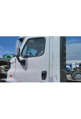 FREIGHTLINER CASCADIA 113 DOOR ASSEMBLY, FRONT
