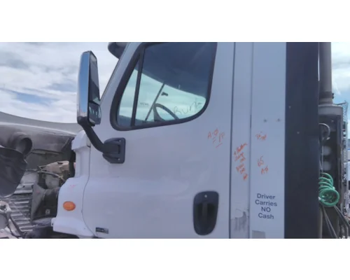 FREIGHTLINER CASCADIA 113 DOOR ASSEMBLY, FRONT