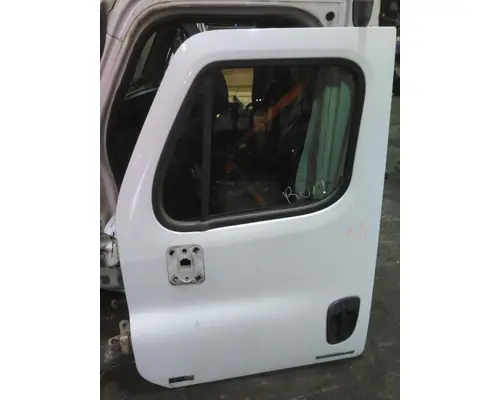 FREIGHTLINER CASCADIA 113 DOOR ASSEMBLY, FRONT