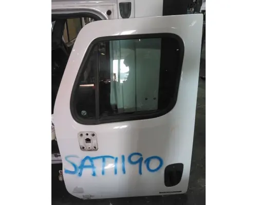 FREIGHTLINER CASCADIA 113 DOOR ASSEMBLY, FRONT