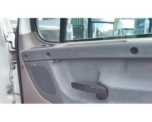 FREIGHTLINER CASCADIA 113 DOOR ASSEMBLY, FRONT