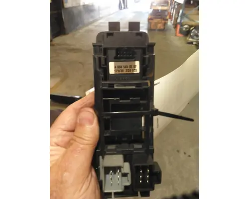 FREIGHTLINER CASCADIA 113 DOOR ELECTRICAL SWITCH