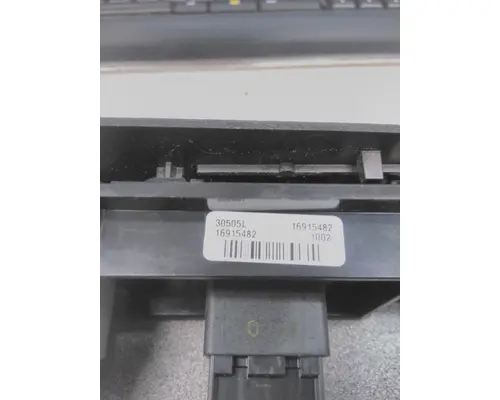 FREIGHTLINER CASCADIA 113 DOOR ELECTRICAL SWITCH
