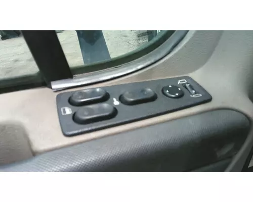 FREIGHTLINER CASCADIA 113 DOOR ELECTRICAL SWITCH