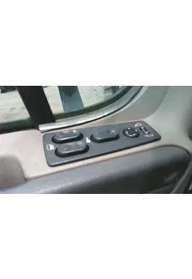FREIGHTLINER CASCADIA 113 DOOR ELECTRICAL SWITCH