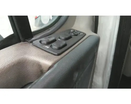 FREIGHTLINER CASCADIA 113 DOOR ELECTRICAL SWITCH