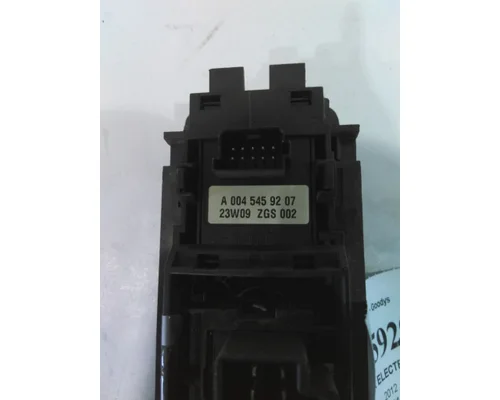 FREIGHTLINER CASCADIA 113 DOOR ELECTRICAL SWITCH