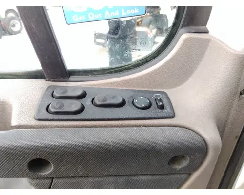 FREIGHTLINER CASCADIA 113 DOOR ELECTRICAL SWITCH