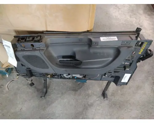 FREIGHTLINER CASCADIA 113 DOOR INTERIOR PANEL