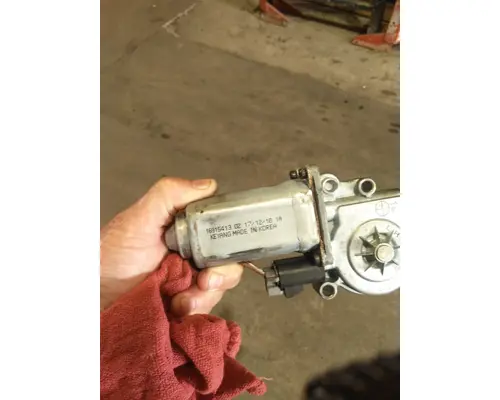 FREIGHTLINER CASCADIA 113 DOOR WINDOW REGULATOR